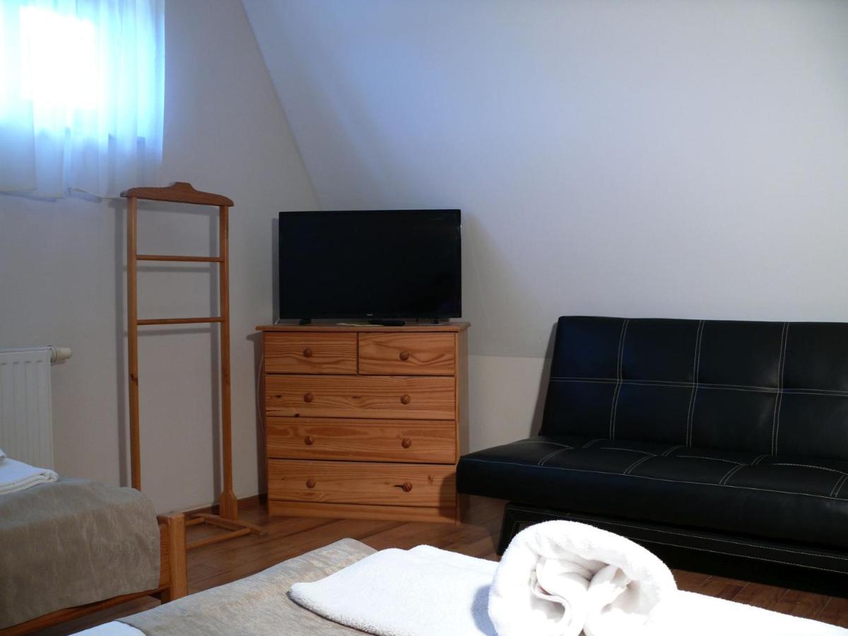 Kadarta Vendeglo Panzio Bed and Breakfast Veszprém Εξωτερικό φωτογραφία
